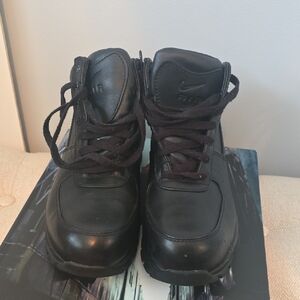 Nike ACG Men's Black Athletic Shoes